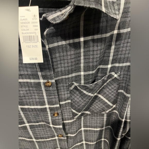 plaid shirt 🩶 - Picture 5 of 7